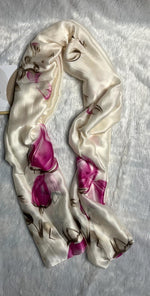 Load image into Gallery viewer, Printed Silk Pink Pattern Hijab